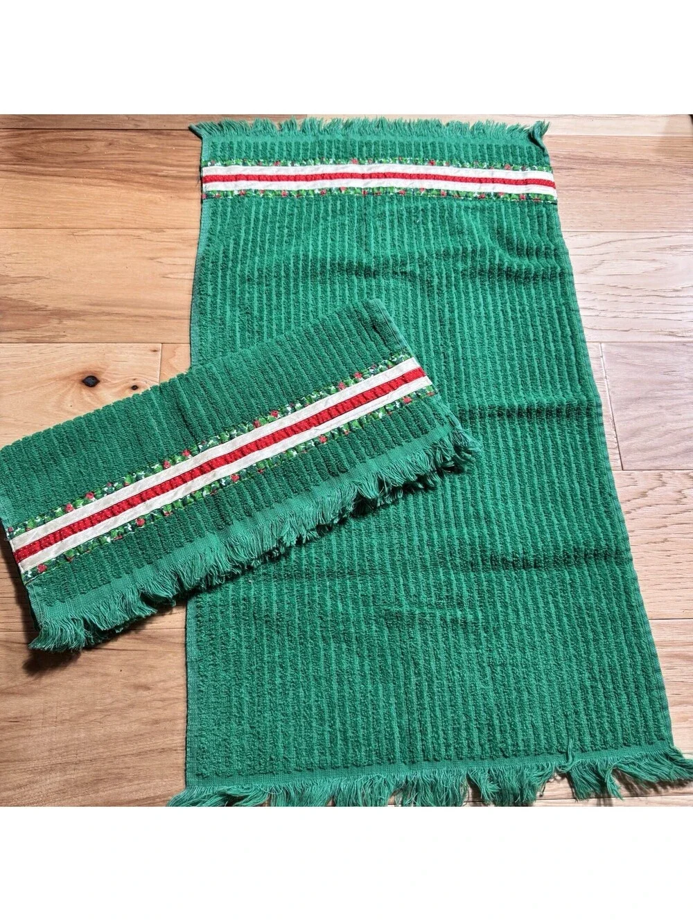 Vintage Cannon Green Christmas Towels Pair Holly Ribbon Fringe USA Made 25x14.5”